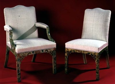 Del av en uppsättning fåtöljer och stolar med målade kinoseriestöd, ca 1760 av English School